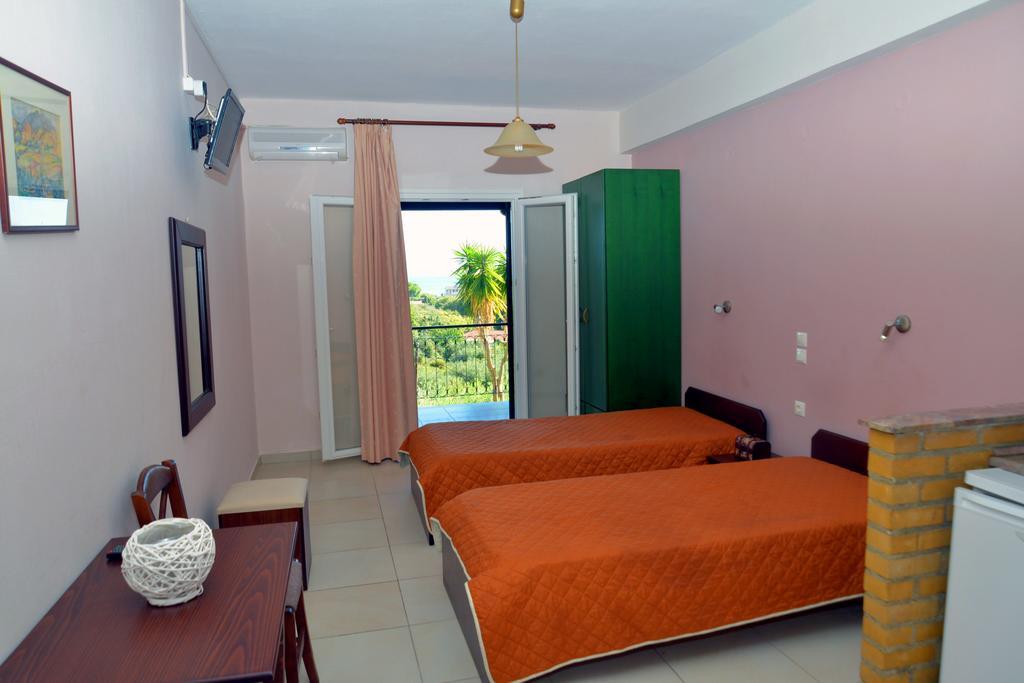 Krystallia Apartments Дасія Екстер'єр фото